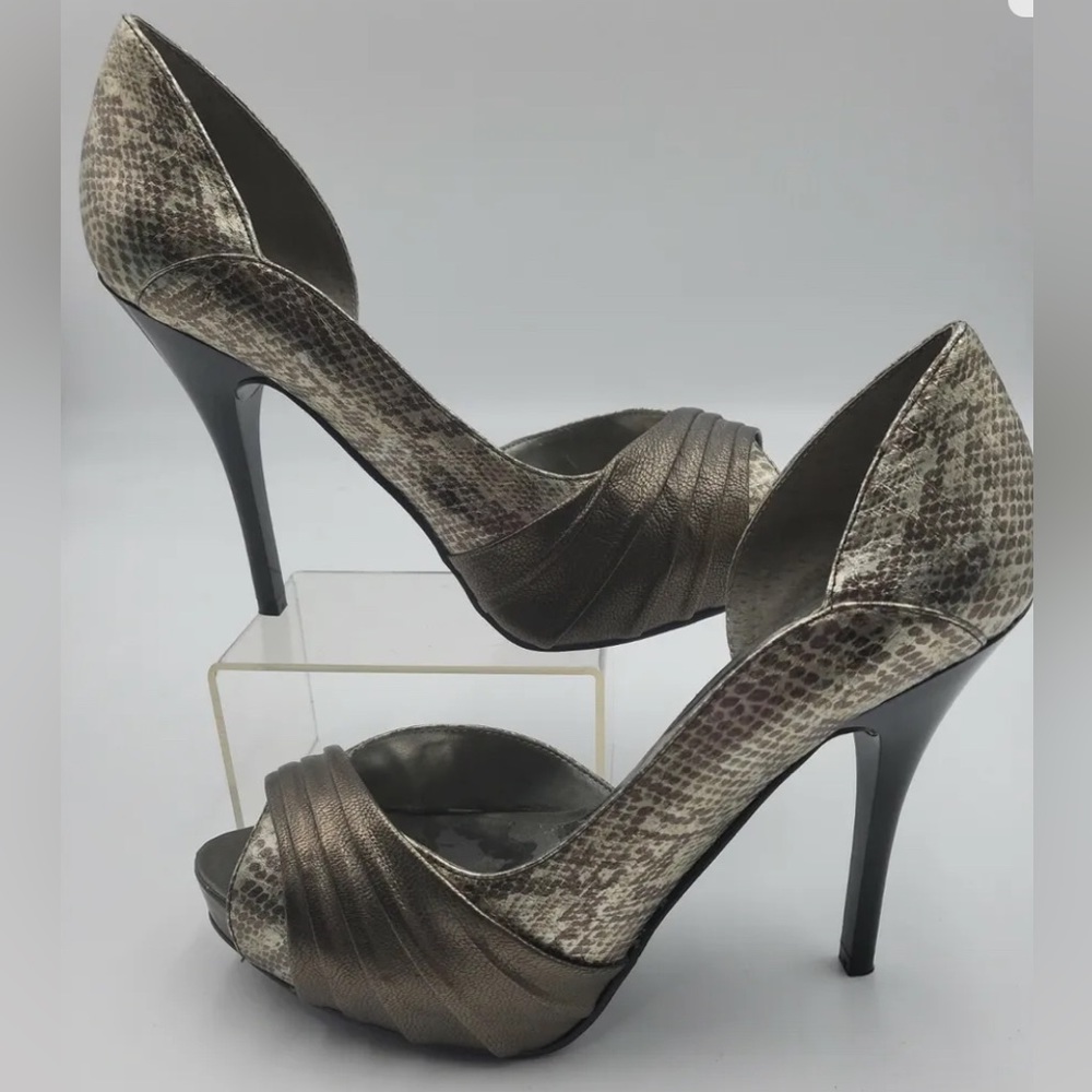 GUESS BRONZE SNAKESKIN HEELS - LIKE NEW